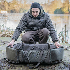 Avid Compact Carp Cradle NEW Carp Fishing Unhooking Mat - A0550007 - Club  2000 Fishing Tackle